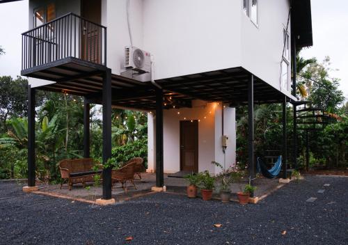 المنظر الخارجي, Private 2BHK-AC Estate stay with sunrise view in Muttil