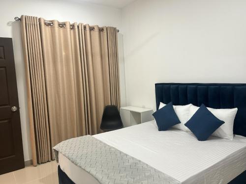 Signature 1BR - Luxury Villa - Santorini - Negombo in Kadirana North