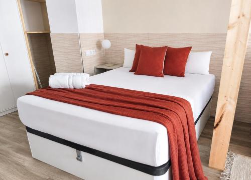 CASA FLORIT - The Urban Retreat Apartments AC & WiFi - Near City Centre 5