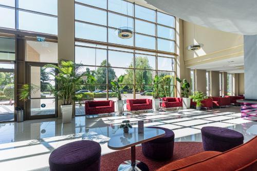 อีโต พาร์ค โฮเทล บิสิเนสส์ แอนด์ สเตเดียม (Eto Park Hotel Business and Stadium) in กียอร์