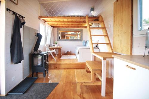 Ágy, Tiny house U Dlouháče (Tiny house U Dlouhace) in Ploskovice
