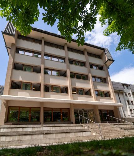 Udvendig, Youth Hostel Proteus Postojna in Postojna