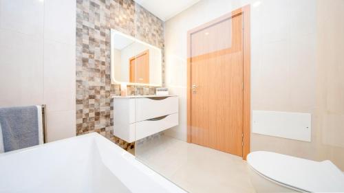 Villa Lion Beach - Moderna com Piscina Aquecível e BBQ - image 5