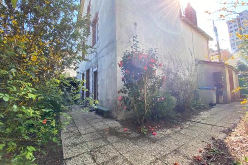 Quiet studio in Nantes ideal for two - image 4