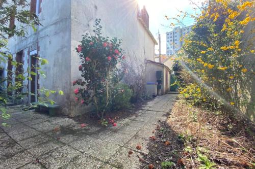Quiet studio in Nantes ideal for two - image 3