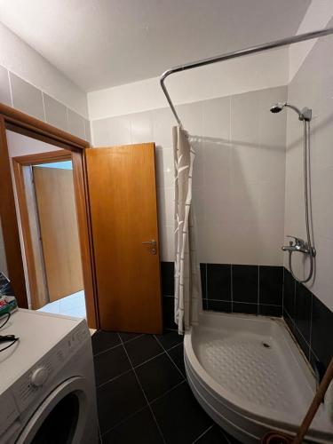 Eiza Apartments - image 2