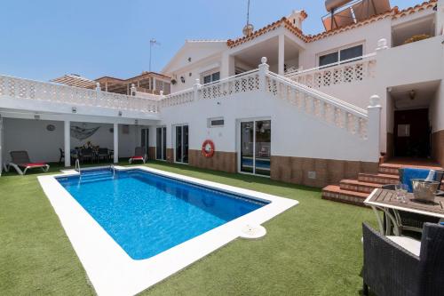 Holiday Villa with Private Pool