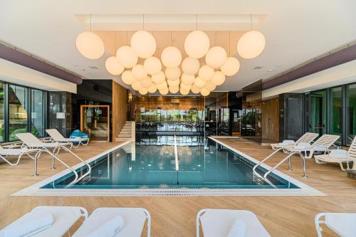 . Complex Hotelier COTA O MIE