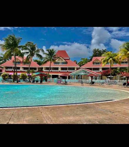 Ti Kaz Bonheur Sainte Anne village vacances in เบราร์ด