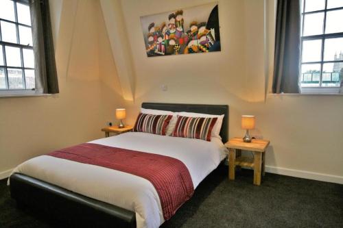 Central Hotel Gloucester Room Type - Deluxe Double Room