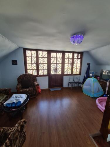 Tengos home in Ananuri