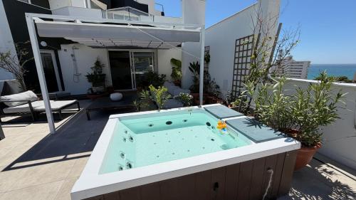 Ocean Breeze Penthouse - 550 m2, Jacuzzi, Terraza y Vistas al Mar