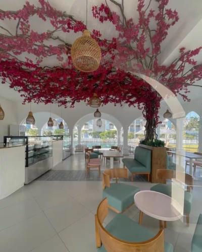 Blue Sapphire Luxury 3 BR apt- Santorini in Kadirana North