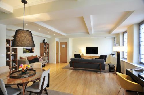 One-Bedroom King Suite image 8