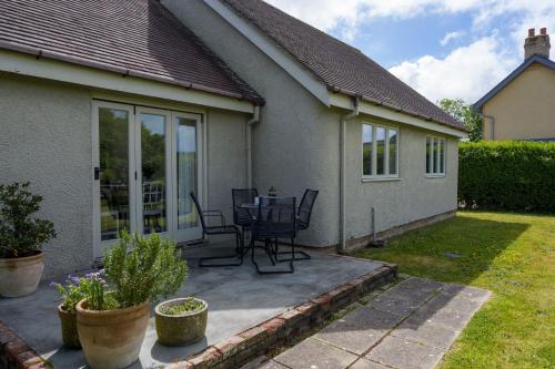 Viesnīcas āriene, Rowes Cottage in East End