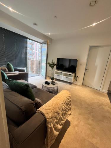 2bed Modern stay minutes from city centre