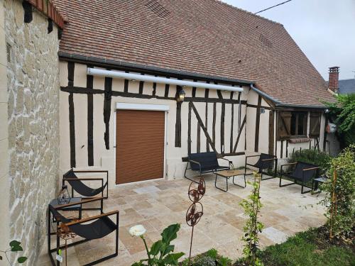 Maison à colombages 2 - situé à 15 min de l'aéroport Paris-Beauvais (Maison a colombages 2 - situe a 15 min de l'aeroport Paris-Beauvais) in 埃敘勒
