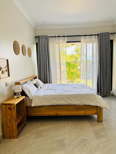 Bougainvillea House in Singida