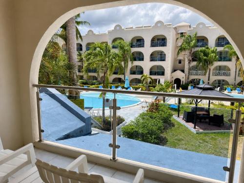 Sunbay Hotel- Daily Breakfast & Beach Access Included in Maxwell Coast