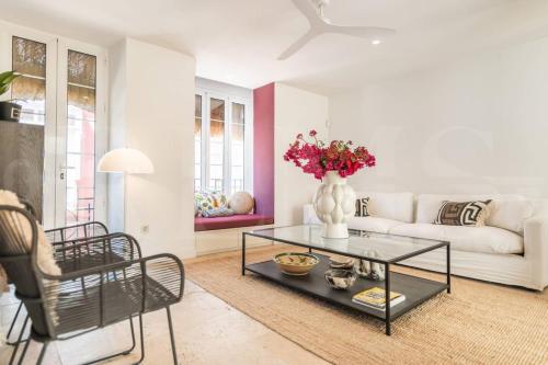 Peaceful 4BR Townhouse with Rooftop Terrace REMS