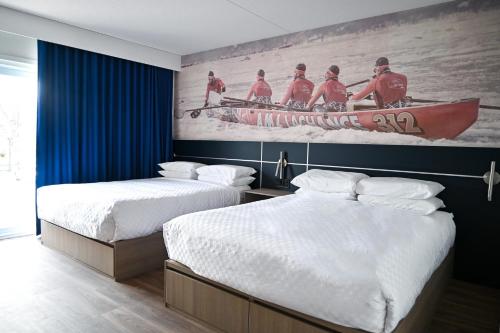 2 queen beds