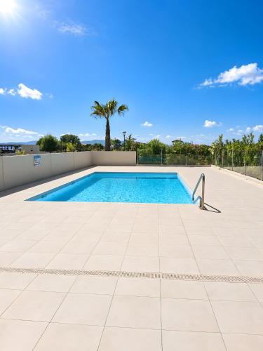 Фасада на хотела, Appartement Saint Raphael de luxe in Saint-Raphael