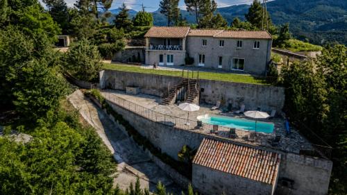 Viesnīcas āriene, L'art des Clés - Villa en pierre avec piscine privée (L'art des Cles - Villa en pierre avec piscine privee) in Pont-de-Labeaume