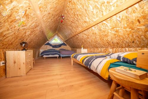 Chalet bord de rivière, 7500 m2 de nature (Chalet bord de riviere, 7500 m2 de nature) in Nuille-sur-Vicoin
