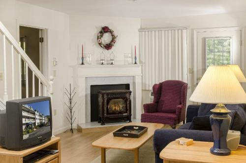 Family Room with Mountain View