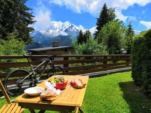 4 6 people view garden 50 m from slopes