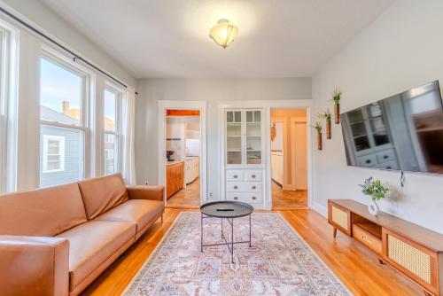 Spacious 3BR 4 Queen Bed Near Boston & Transit in Medford
