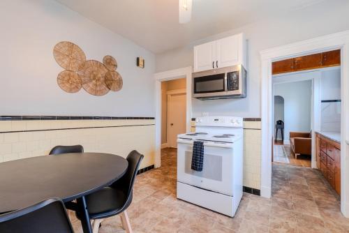 Spacious 3BR 4 Queen Bed Near Boston & Transit in Medford