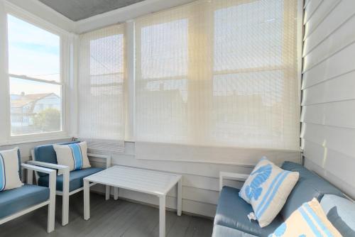 Spacious 3BR 4 Queen Bed Near Boston & Transit in Medford