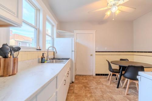 Spacious 3BR 4 Queen Bed Near Boston & Transit in Medford