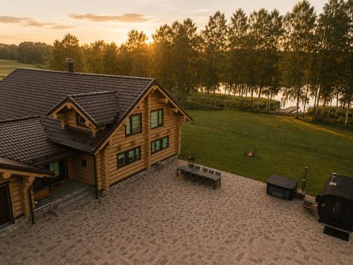 Private lakeside holiday house with fireplace, sauna, hot tub - Ezernams Dzintars
