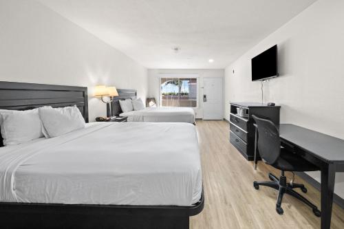 Ramada by Wyndham Ontario in Ontario