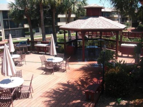 Parkshore resort apartment Stop at Parkshore resort apartment to discover the wonders of Naples (FL). The property features a wide range of facilities to make your stay a pleasant experience. Service-minded staff will welcome a