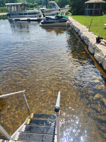 Ümbrus, Kawarthas Home/Cottage on Buckhorn Lake in Young's Cove (ON)