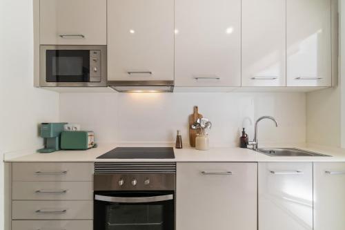 Barcelona Stadium Signature Apartment - image 4