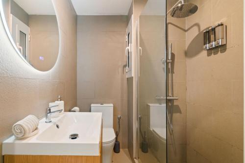 Barcelona Stadium Signature Apartment - image 2