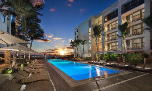 Costa d'Este Beach Resort and Spa Room Type - King Room with Pool View