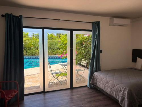Oasis Con Terraza junto a la Piscina