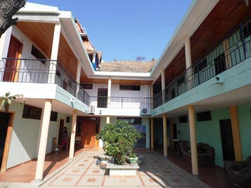 Hostal Dumbira