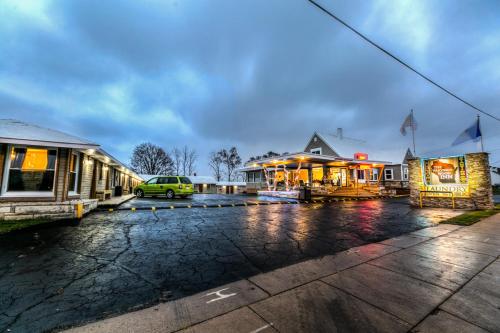 The Wisconsin Wood Inn