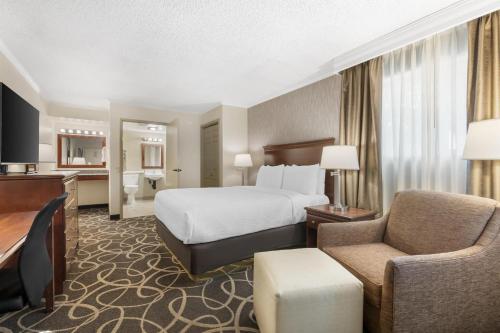 1 queen bed