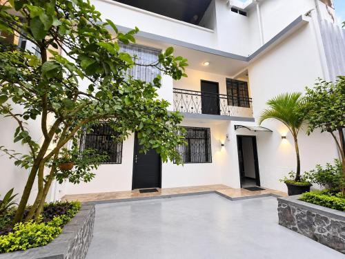 Prestige House - 3 bedrooms 4 bath