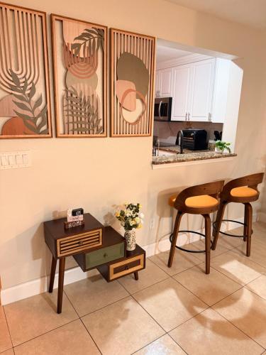 Stylish Home - Sleeps 8 - Near Disney and Universal in Ocoee