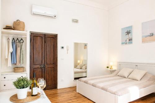 La Corte Albenga - Appartamento o Camera con Posto Auto privato