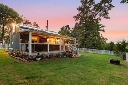 Blue Haven Retreat Private Lakefront Escape in Pittsburg (TX)
