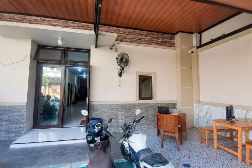 RedDoorz near RS Sari Asih Karawaci in ดลางเมืองตังเกรัง